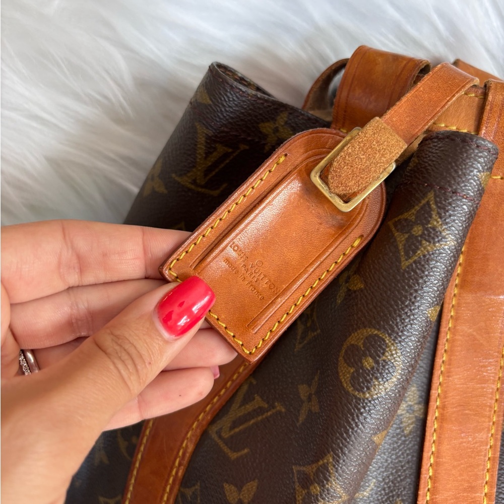 Authentic Louis Vuitton Randonnee GM large backpack with pouch - Picture 6 of 12